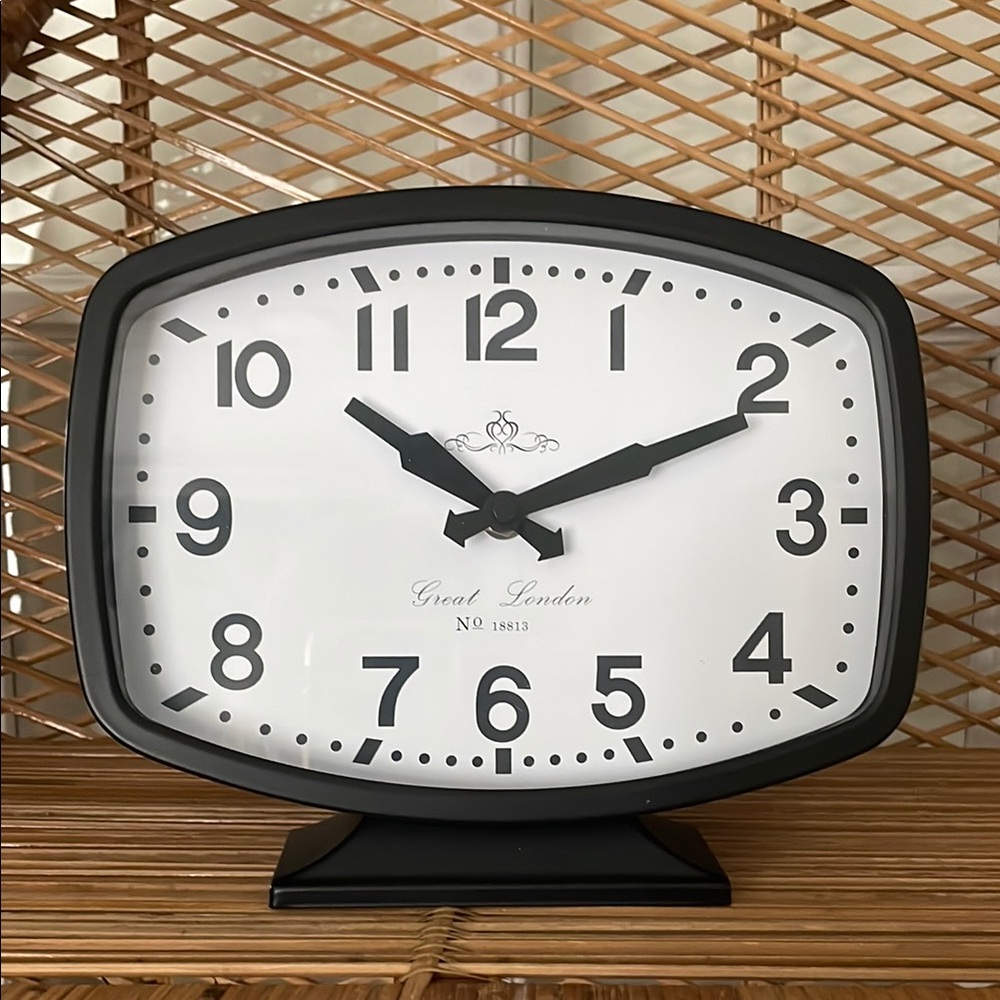 Great London Black and White Clock